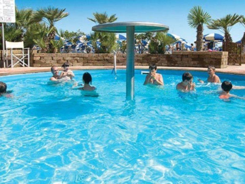 Hotel King Cattolica Esterno foto